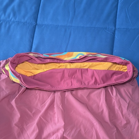 Hoka 2 in 1 Skyguide Running Shorts Womens Sz XL in Beet Root! - Picture 7 of 10